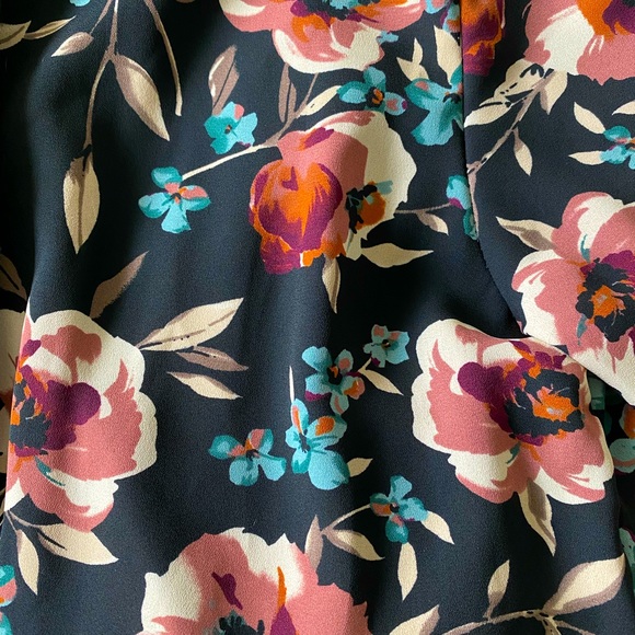 Everly Floral Romper - Picture 5 of 5